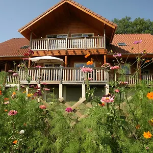 larrivee.midi-pyreneeshotels.com/